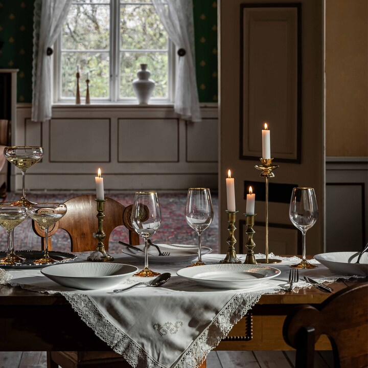 Nordic Dawn Table Setting